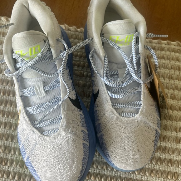 Nike Air Zoom GT Hustle 3 EP Basketball Shoes - Picture 6 of 9